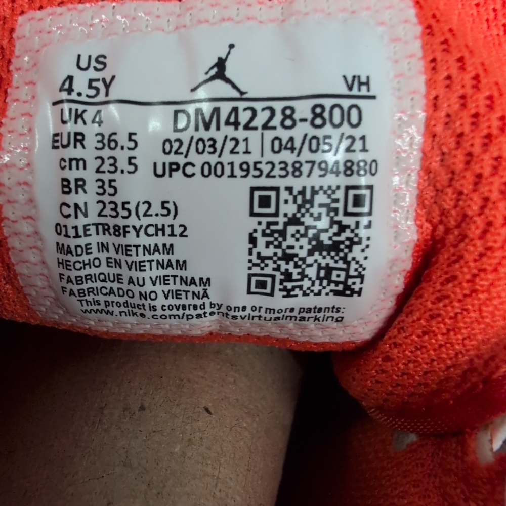 Nike Air Jordan 1 Mid SE Boys Sneaker Shoes Size 4.5Y Metallic Orange DM4228 800 - Picture 11 of 13